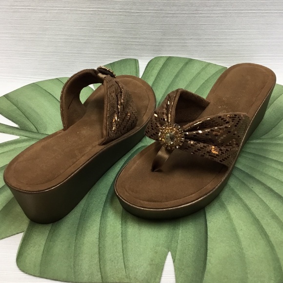 Bronze Thongs with Bling. Italian Shoemakers - Picture 4 of 8